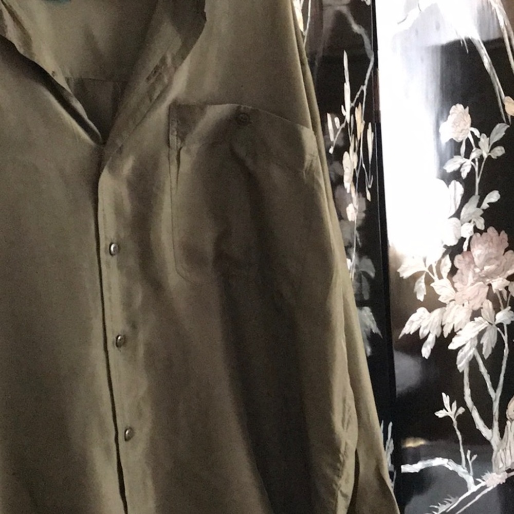 🐢Vintage button down shirt. *New Markdown - Picture 4 of 5